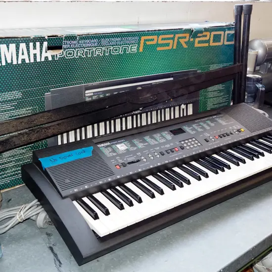 Yamaha PSR200 keyboard and stand - no power cord