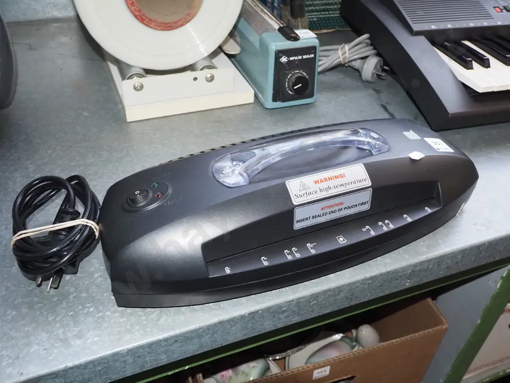 A4 laminator Image 1++