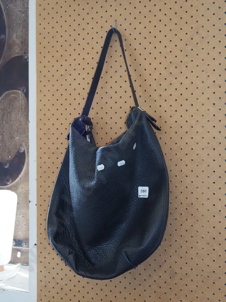 hand bag Image 1++