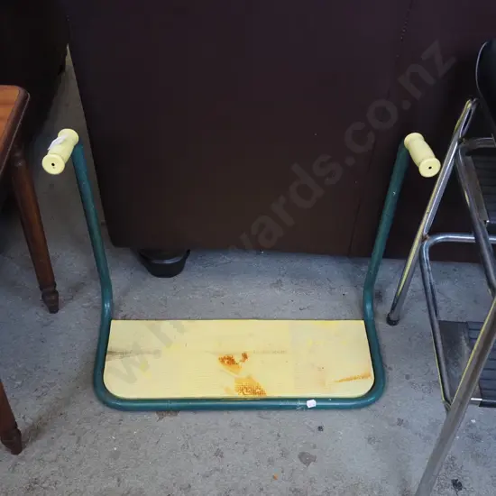 garden kneeler