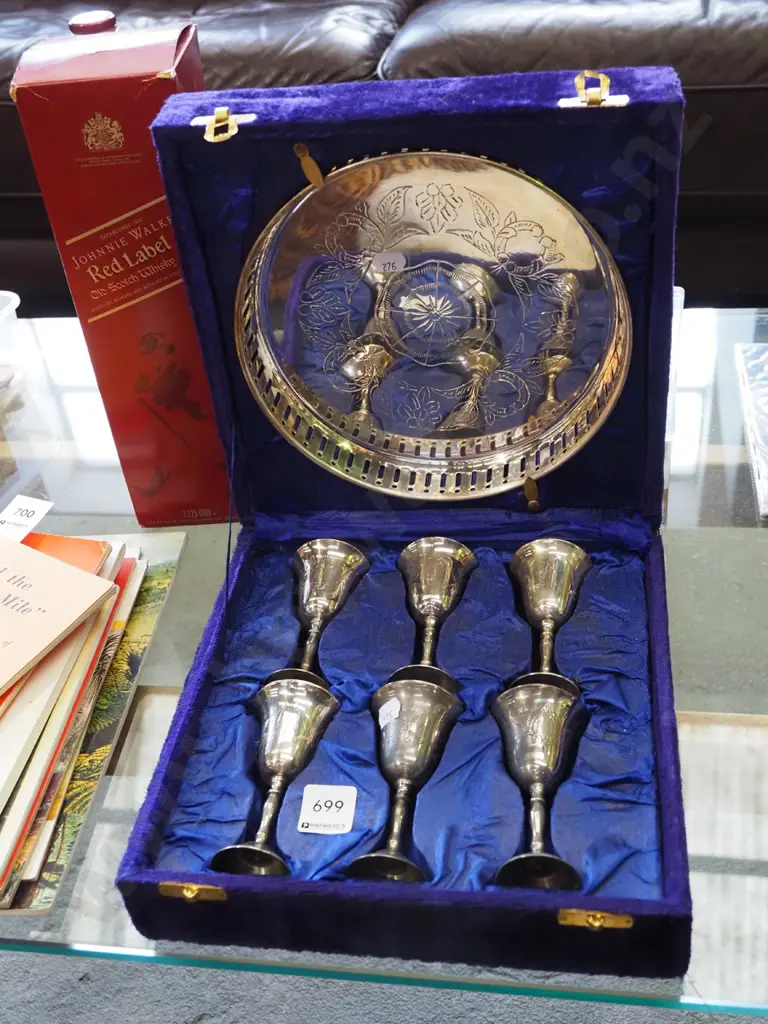 presentation plated small goblet set with tray Image 1++
