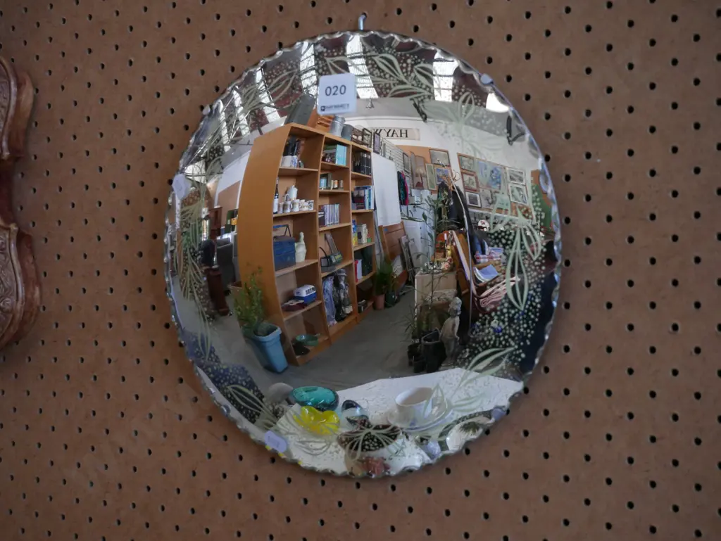 convex wall mirror Image 1++