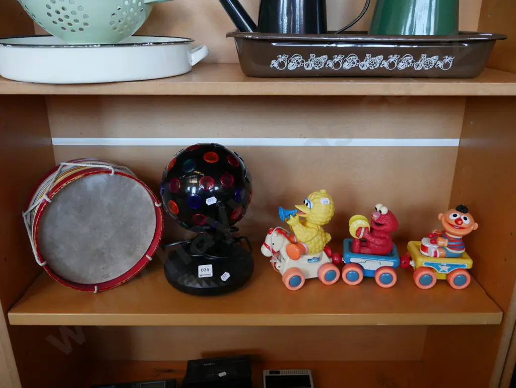 toys; disco light, drum etc Image 1++