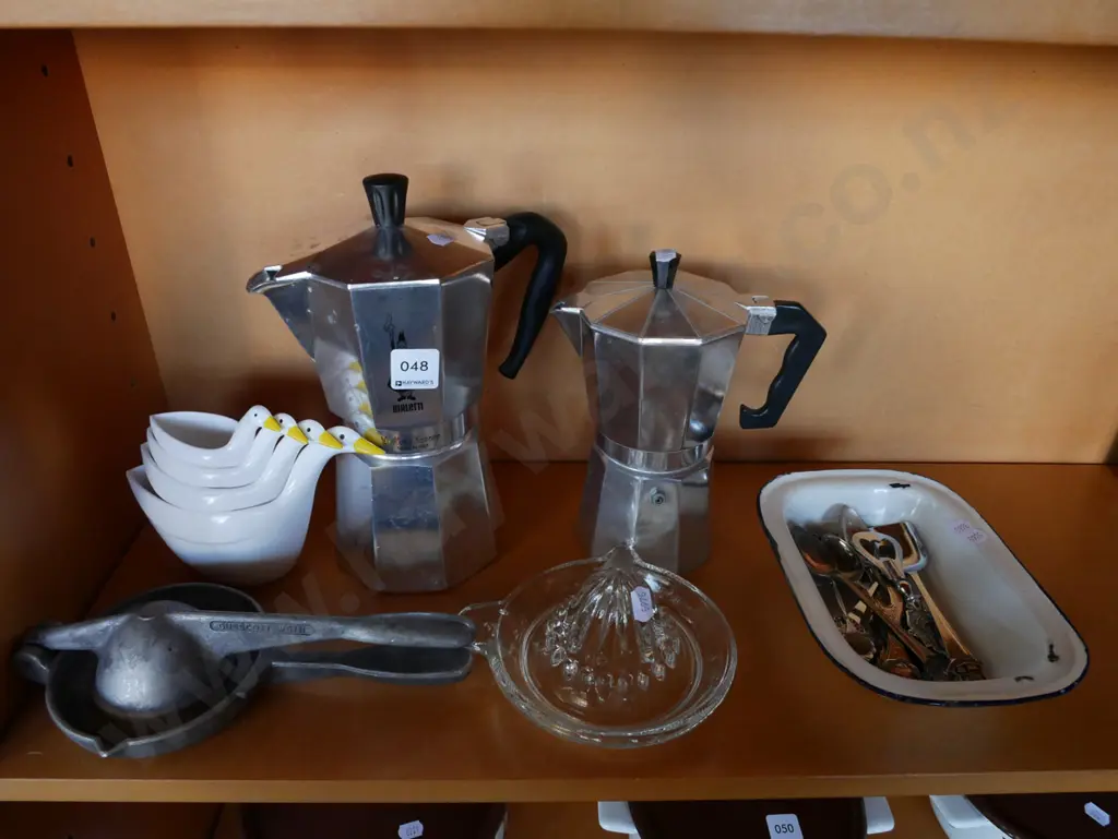 stove top espresso makers, lemon squeezer etc Image 1++