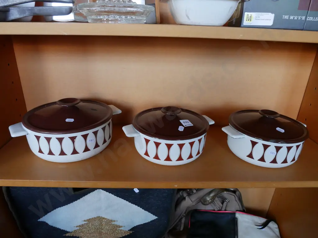 3x retro enamel lidded casseroles Image 1++