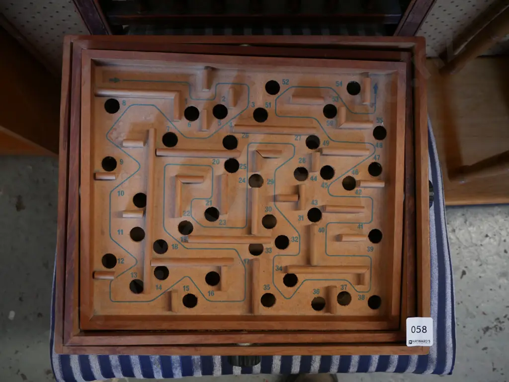 wooden marble maze game Image 1++