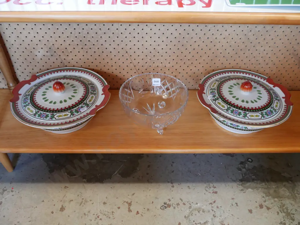 crystal bowl and 2 Asian lidded dishes Image 1++