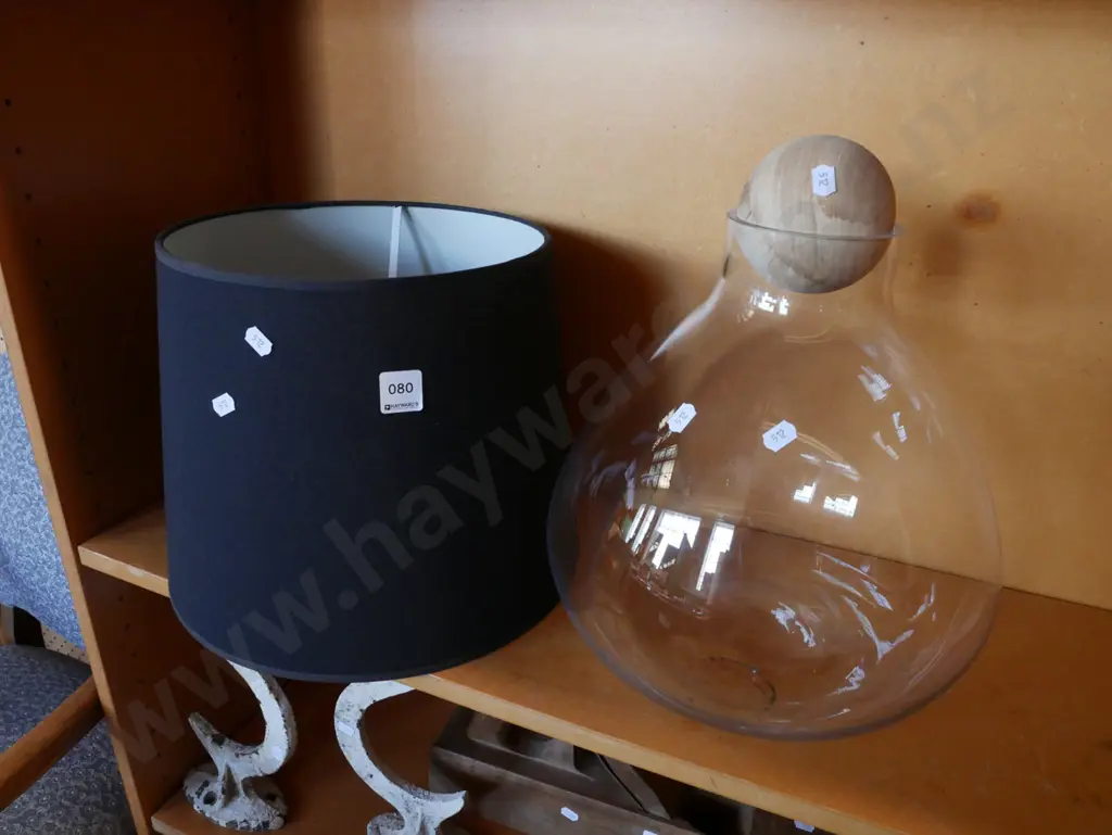 black light shade, stoppered glass jar H-370 Image 1++