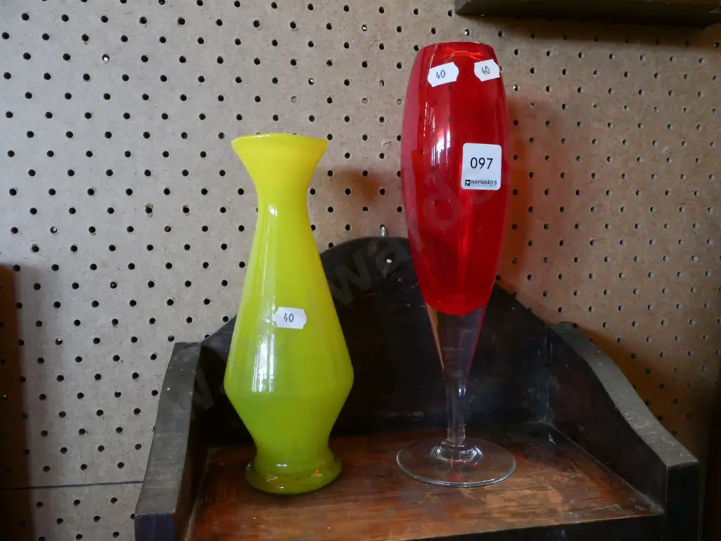 2x coloured glass vases Tallest H-250 Image 1++