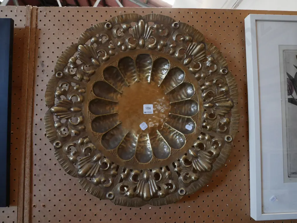 beaten brass wall charger/fruit bowl Diam-470 Image 1++