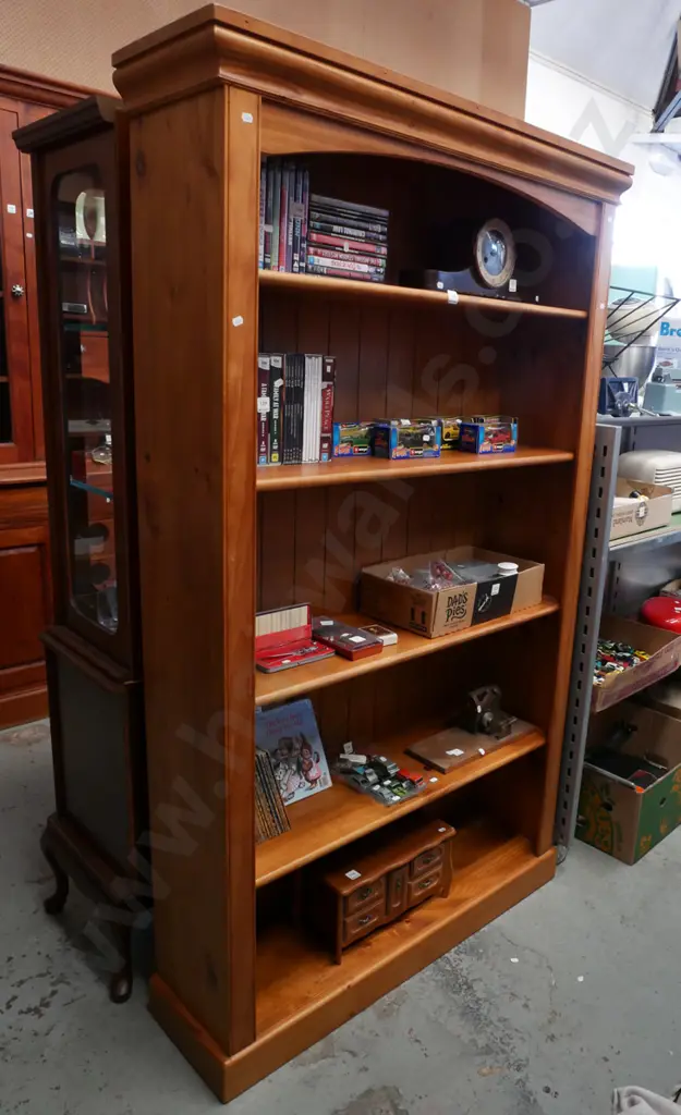 solid pine adjustable bookcase H-1800 W-1060 D-300 Image 1++