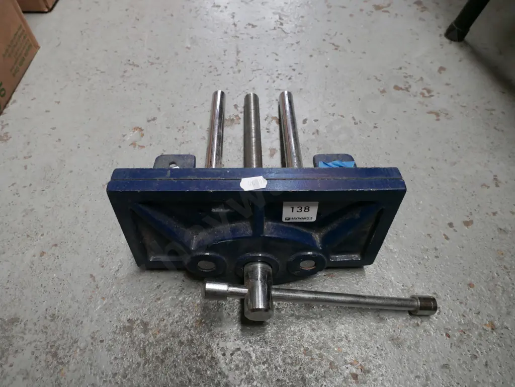 unbranded woodworker's vice Image 1++
