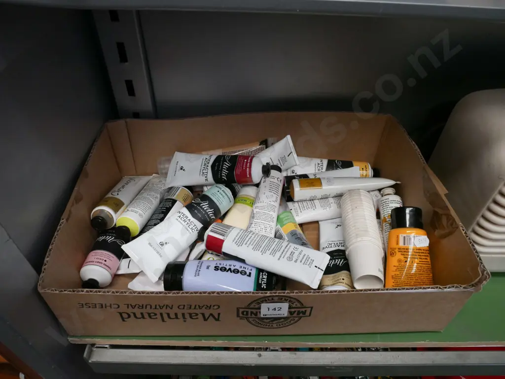 box of acrylic paints Image 1++
