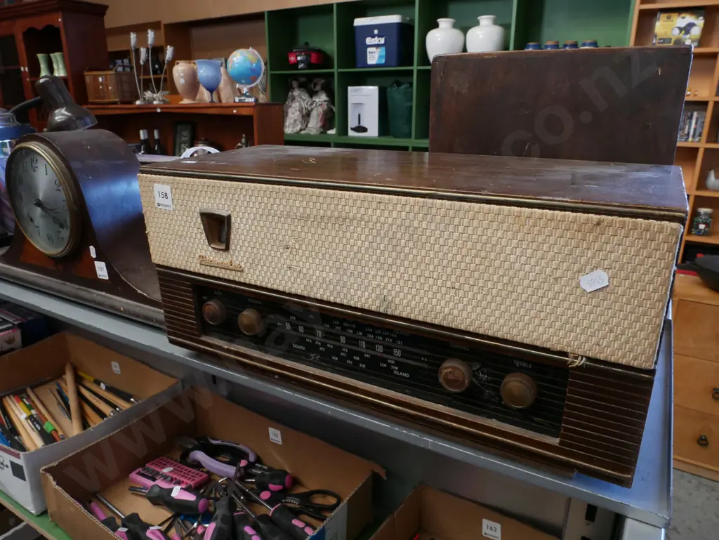 restorer's Pacemaker valve radio Image 1++
