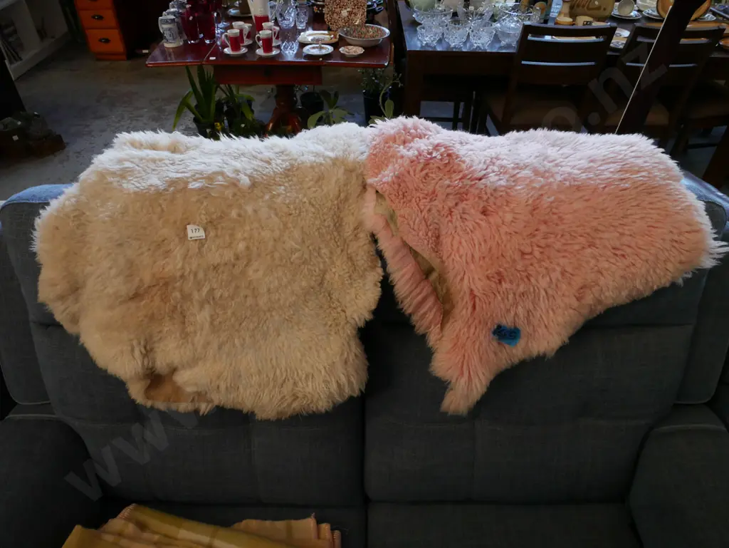 2x sheepskins Image 1++