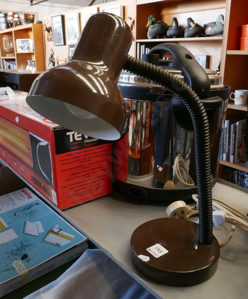 desk lamp Image 1++