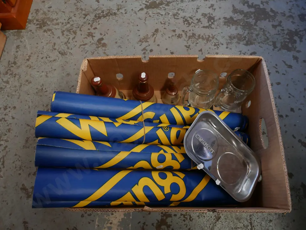 box; Wrangler wallpaper, magnetic parts tray, Captain Morgan glasses etc Image 1++