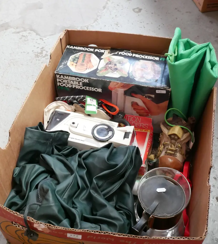 box; raincoat, travel iron, food processor etc Image 1++