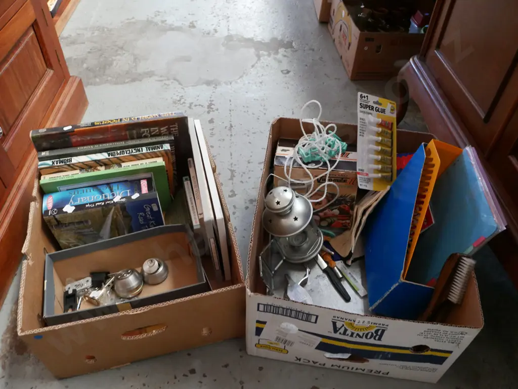 2x boxes; books, gardening gloves, door lock, alloy grill plate etc - blue dots Image 1++