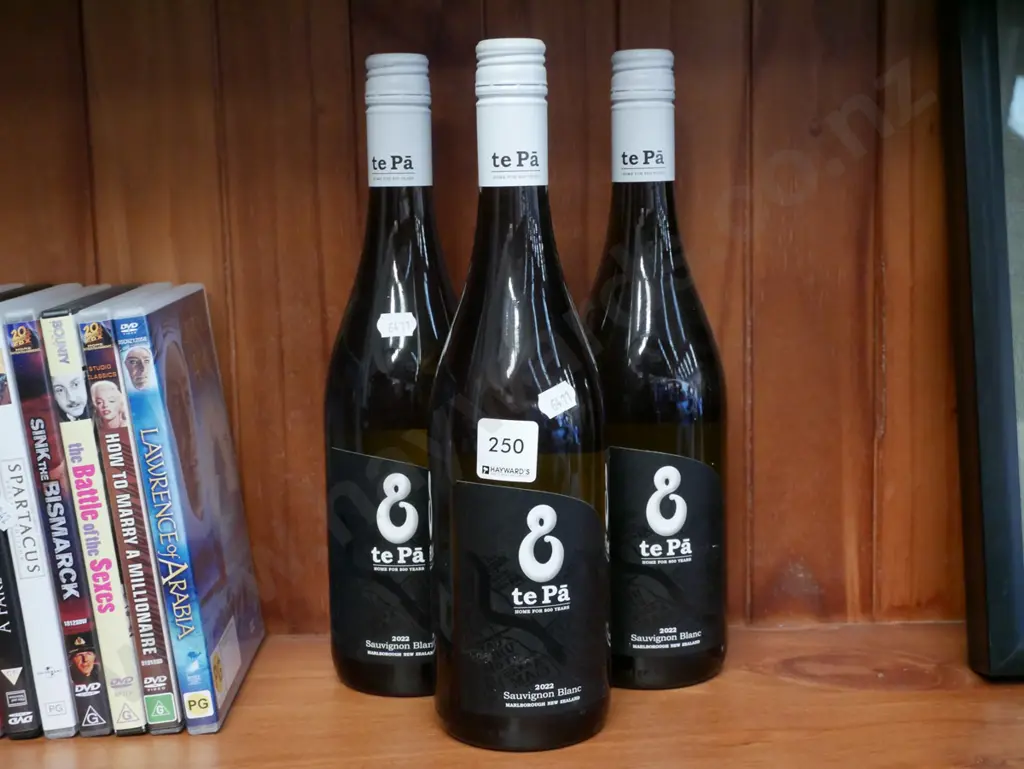 3x bottles te Pa 2022 sauvignon blanc Image 1++