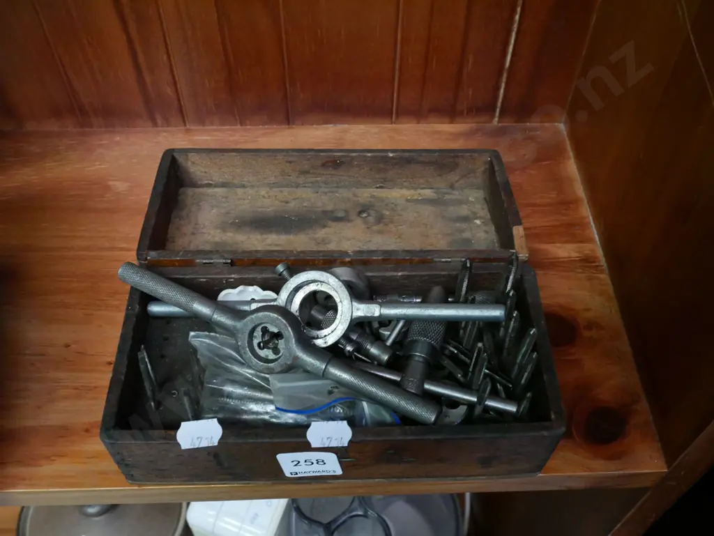small wood cased tap and die set Image 1++