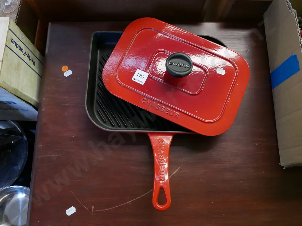 Chasseur cast iron and enamel skillet with lid Image 1++