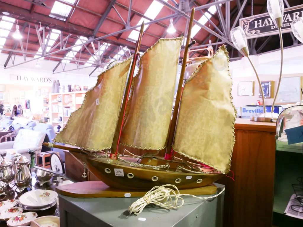 mid century ship themed table lamp H-530 Image 1++