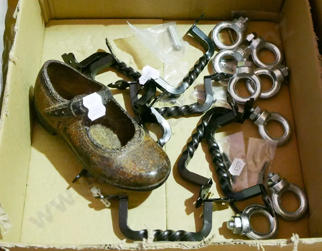 box; wrought metal cupboard handles, circular hooks, bolts, cast metal shoe Image 1++
