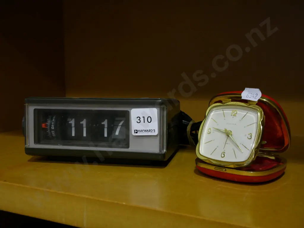 small travel alarm clock, bedside alarm clock Image 1++