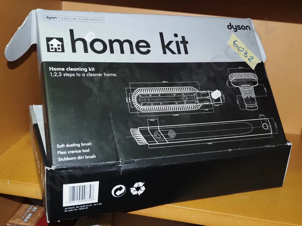 Dyson home kit - accessories for a vacuum cleaner Image 1++