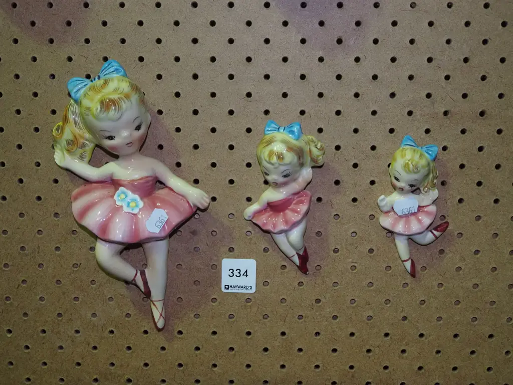 3x graduated wall mount retro ballerinas Image 1++