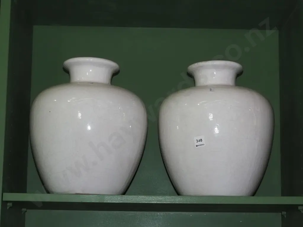 pair of modern vases H-330 Image 1++