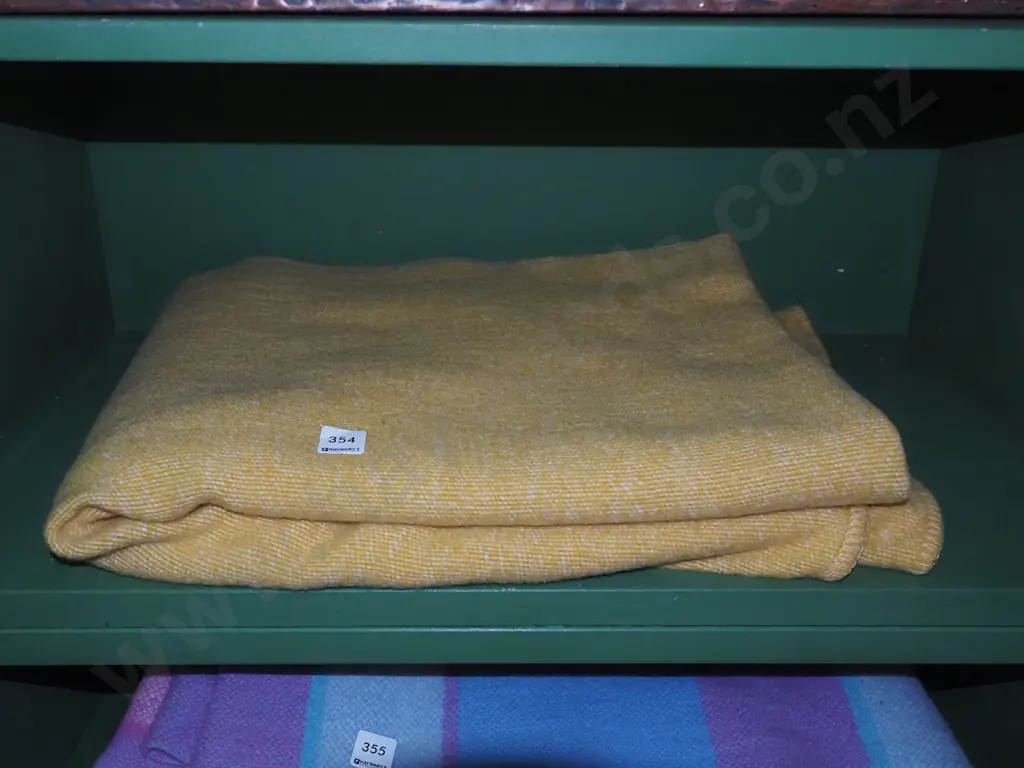 yellow woollen blanket Image 1++