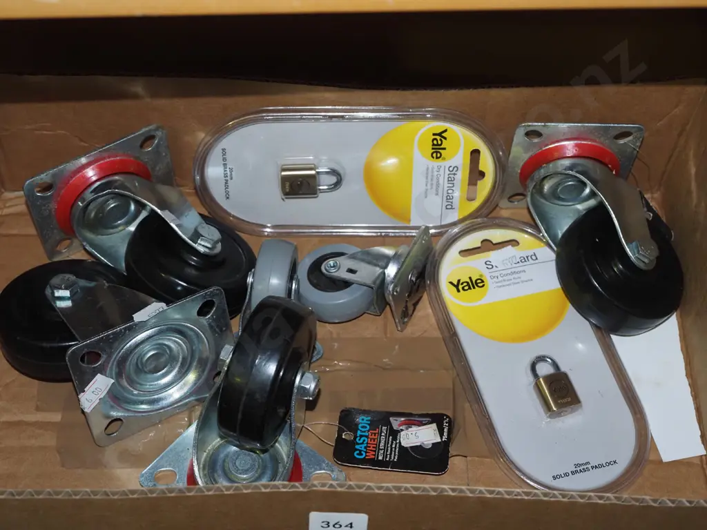 box; padlocks, various casters Image 1++