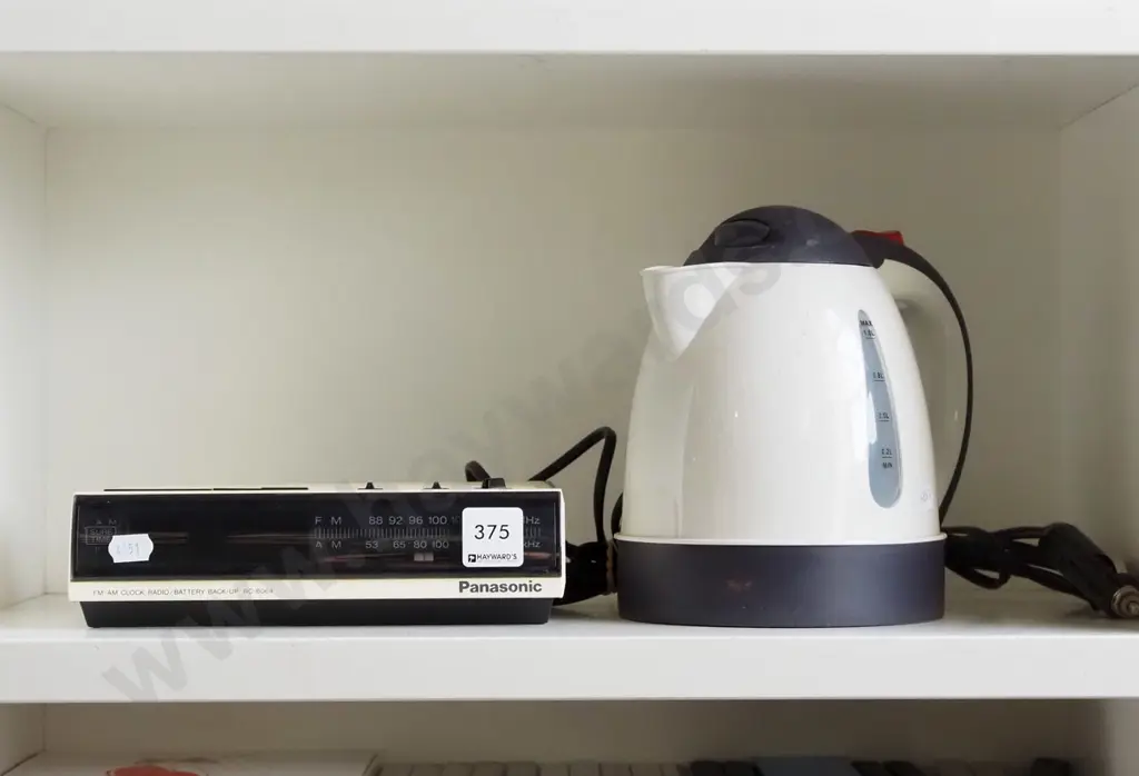 Panasonic Am/FM radio alarm clock, 12V portable kettle Image 1++