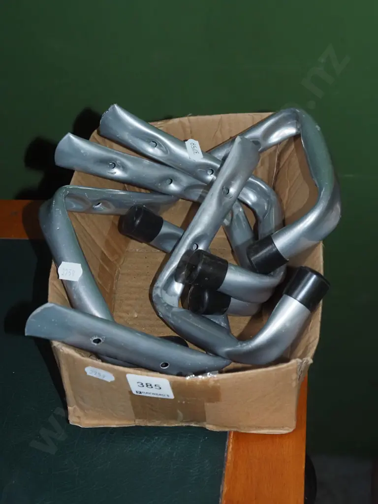 box of garage hooks Image 1++