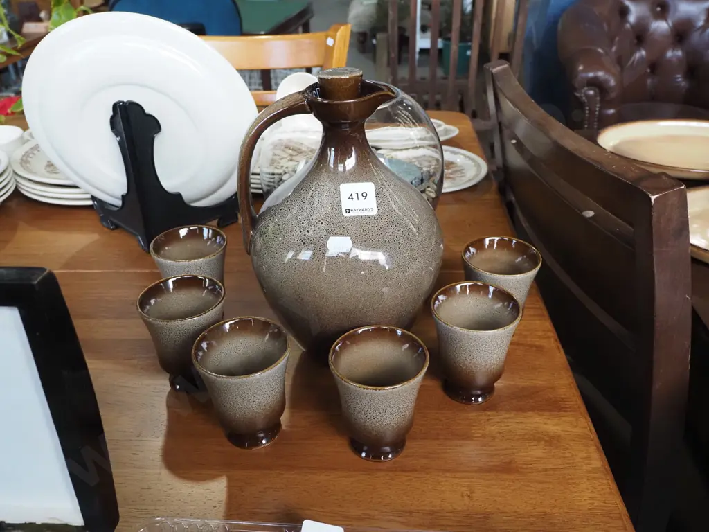 Temuka unmarked stoppered bottle and 6 tumblers Image 1++
