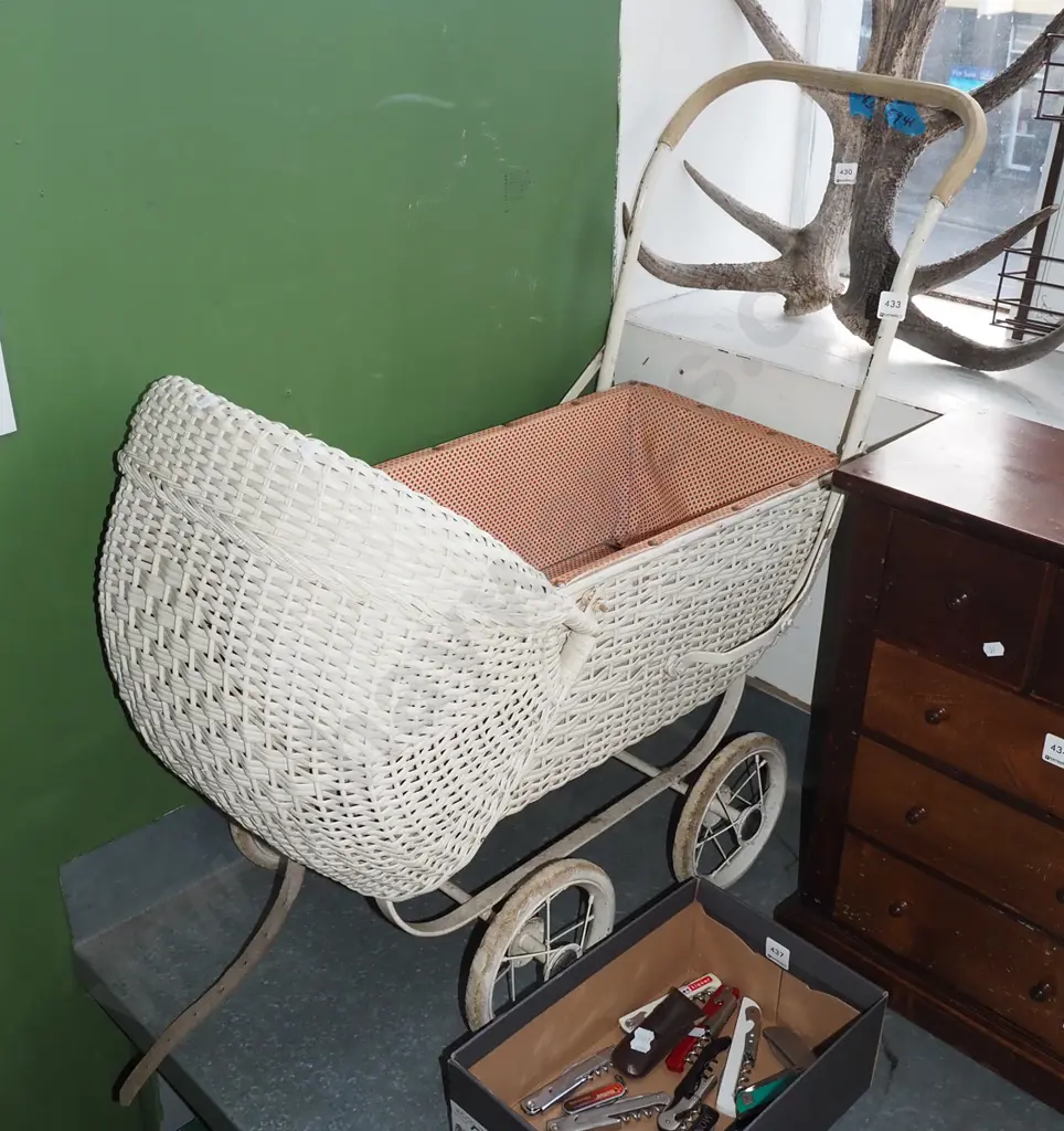 vintage dolls pram Image 1++