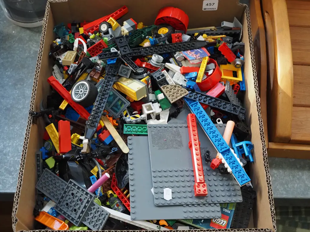 box of Lego Image 1++