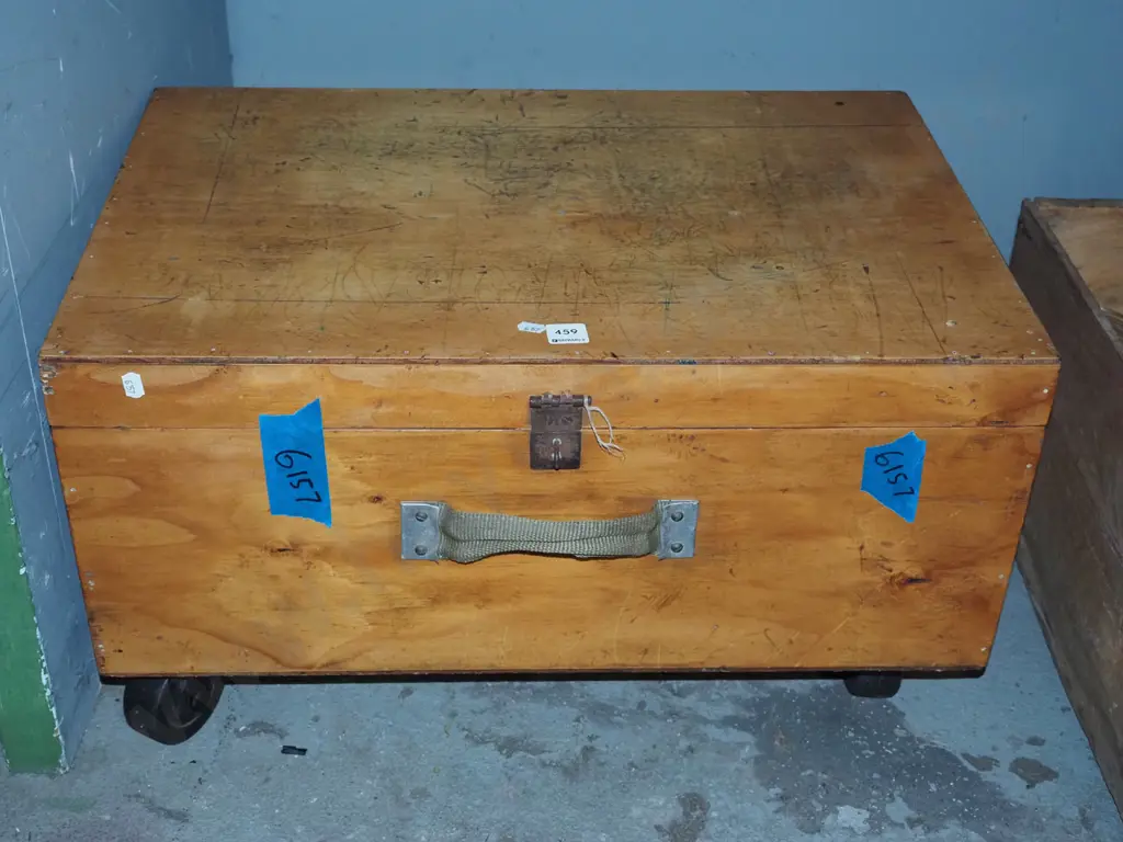 wooden plywood box on casters Image 1++
