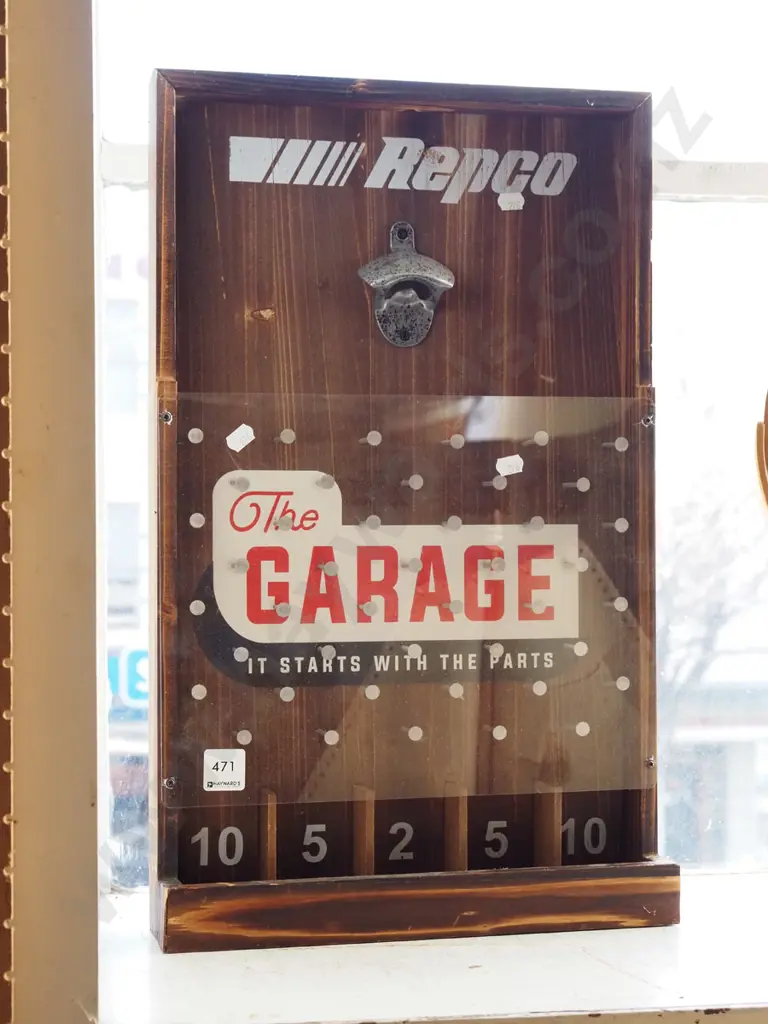 retro garage themed bottle top game Image 1++