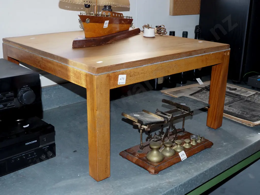 small mixed timber end table - veneer coming off Image 1++