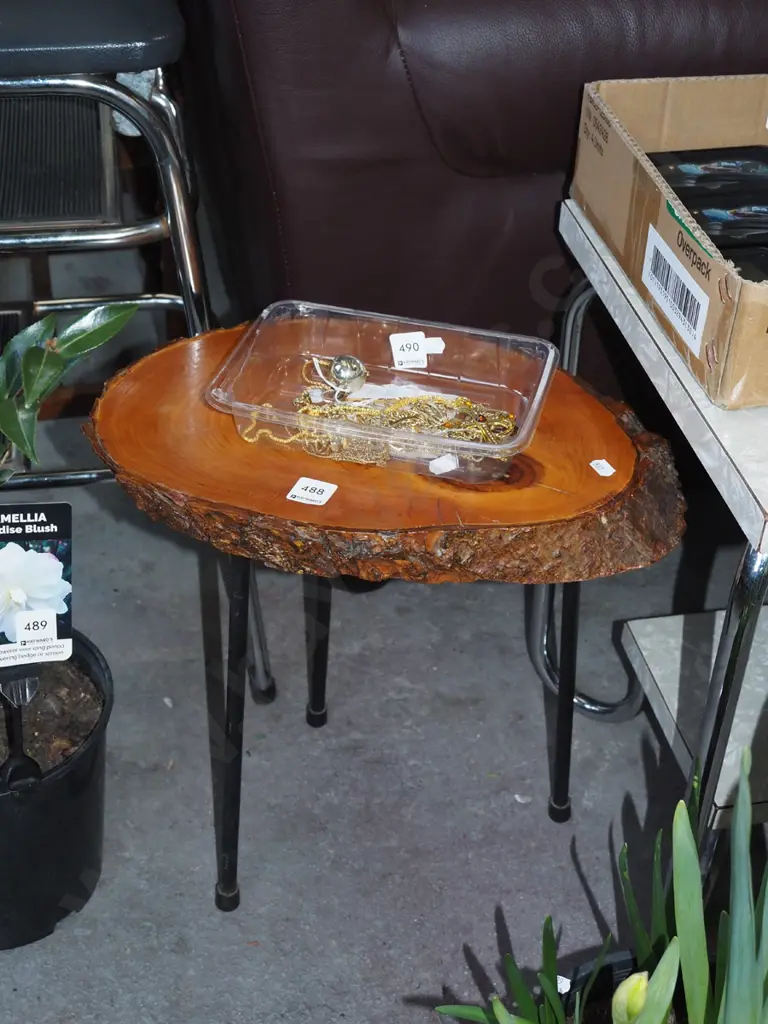 wooden sliced log top end table H-420 W-490 Image 1++