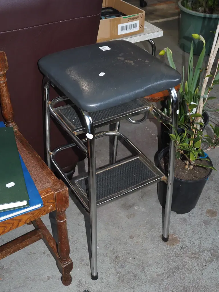 blue vinyl top stool Image 1++