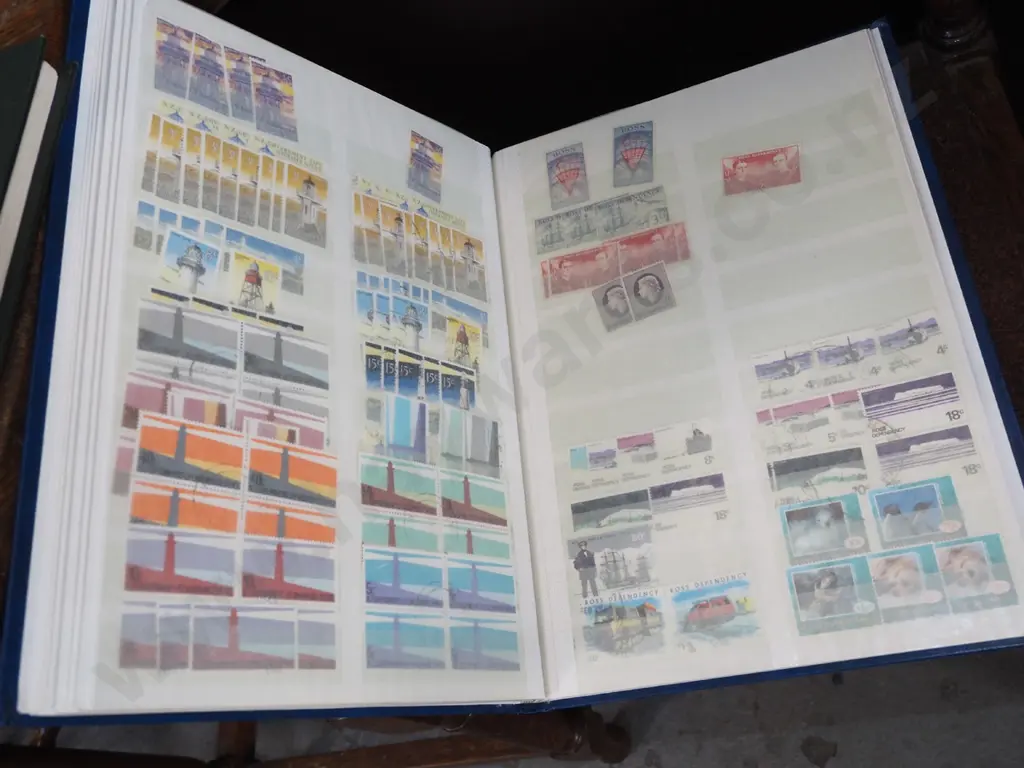 2x stamp albums Image 1++