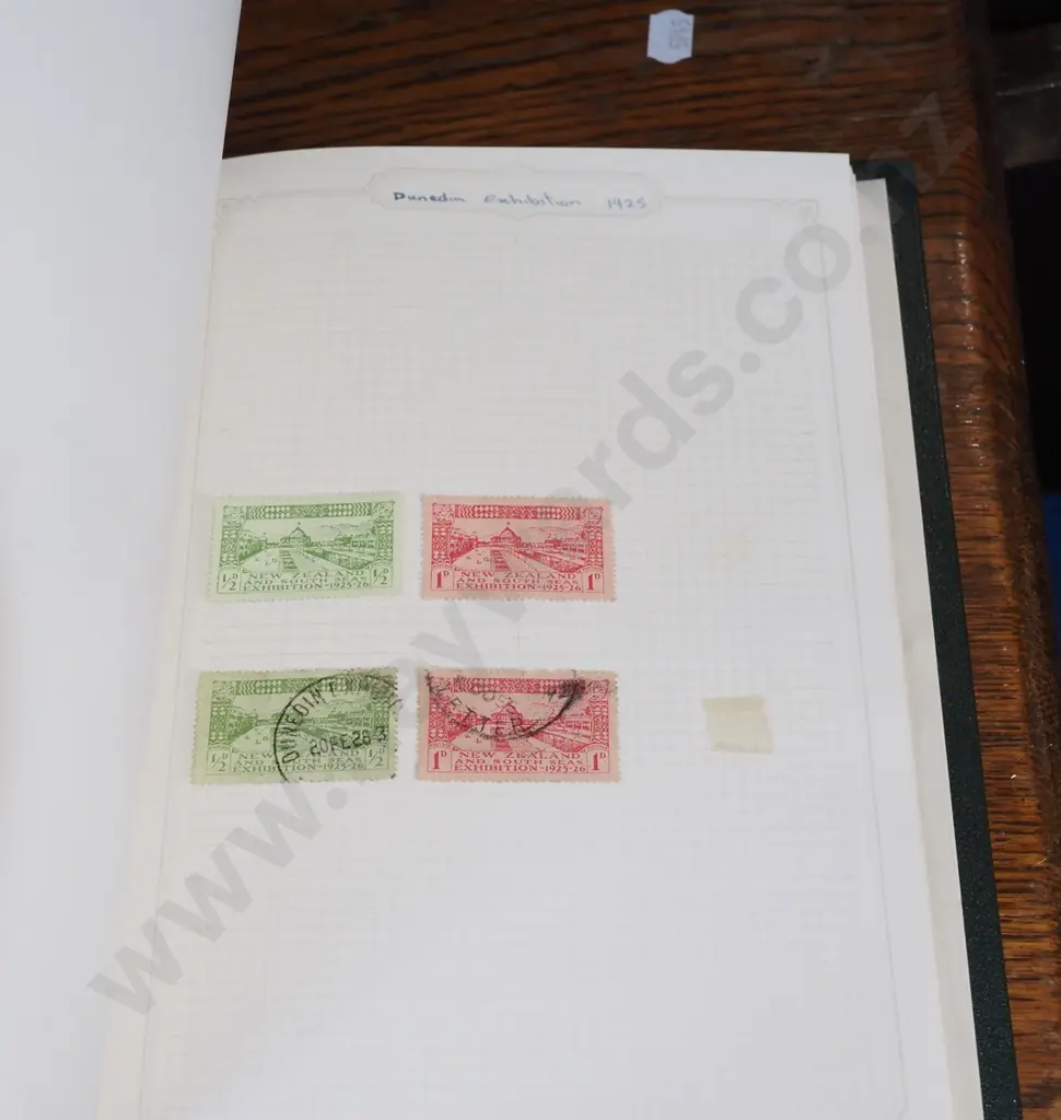 2x stamp albums Image 1++