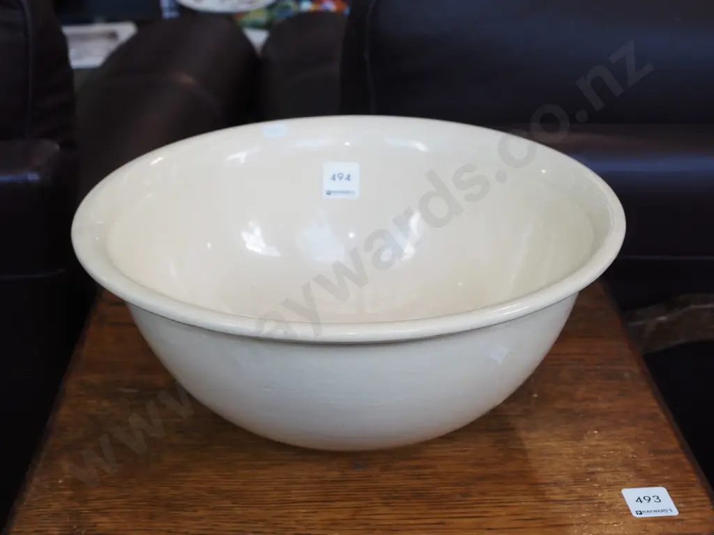 Crown Lynn mixing bowl Diam-315 - crazing Image 1++