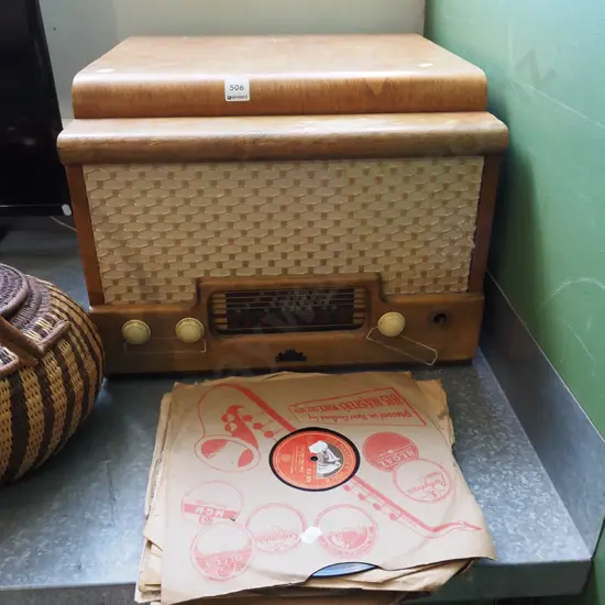 restorer's table top radiogram with 78s