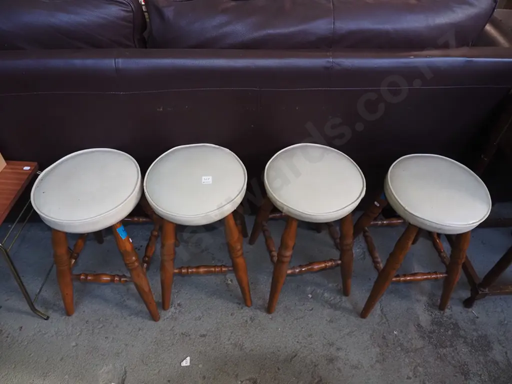 4x pine based and vinyl stools Image 1++