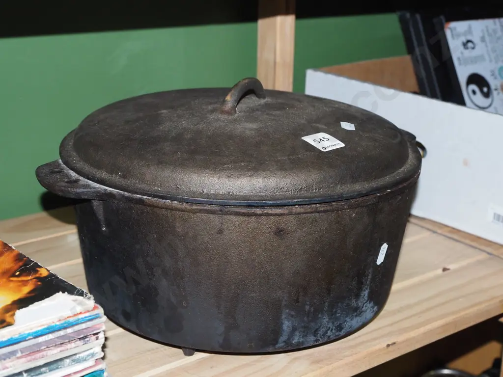 heavy cast iron lidded casserole Image 1++